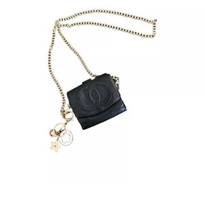 CHANEL CC Logo Bifold Wallet Black Caviar skin leather  Used